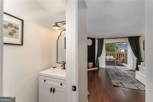 6700 Roswell Road 17A, Atlanta, GA 30328