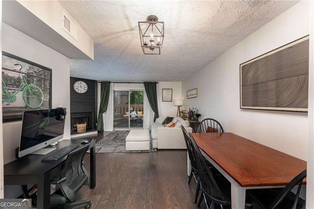 6700 Roswell Road 17A, Atlanta, GA 30328