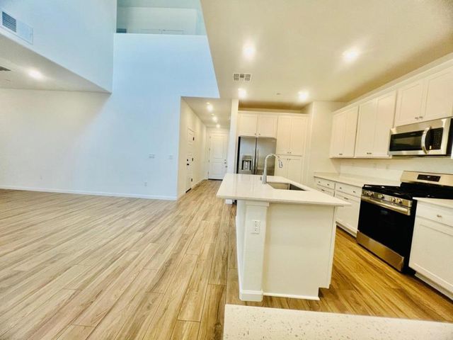 7352 Dorstone Way, Sacramento, CA 95829