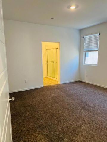 7352 Dorstone Way, Sacramento, CA 95829