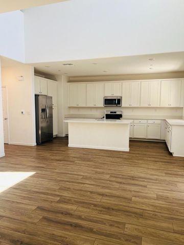 7352 Dorstone Way, Sacramento, CA 95829