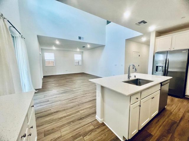 7352 Dorstone Way, Sacramento, CA 95829