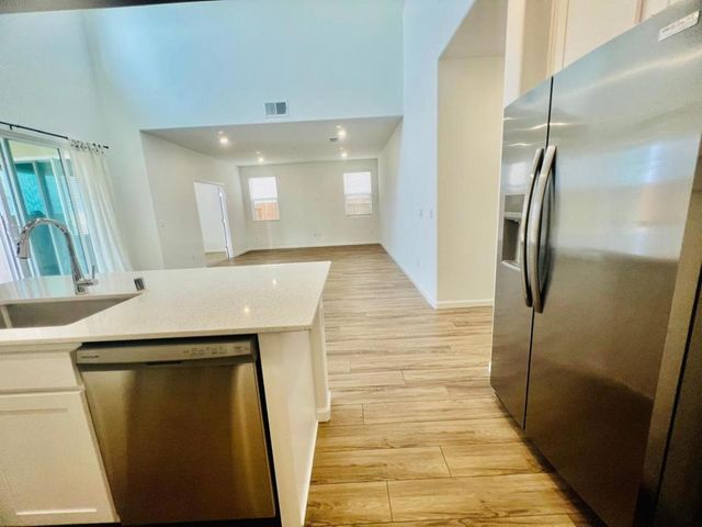 7352 Dorstone Way, Sacramento, CA 95829