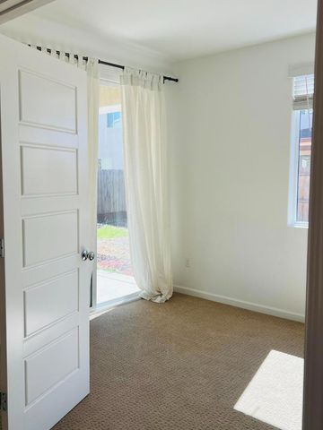 7352 Dorstone Way, Sacramento, CA 95829