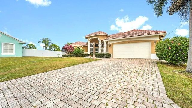 5909 NW Bayou Court, Port St Lucie, FL 34986