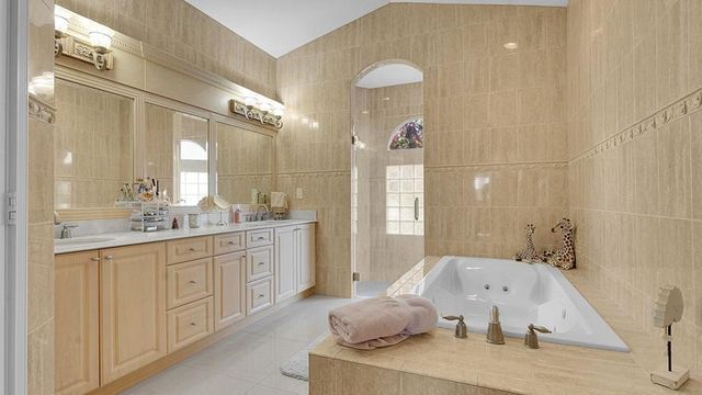 5909 NW Bayou Court, Port St Lucie, FL 34986