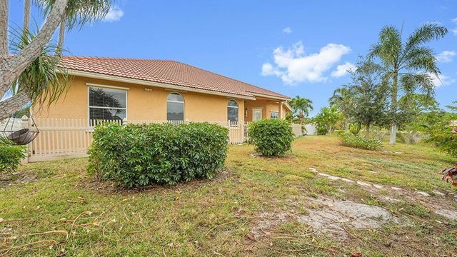 5909 NW Bayou Court, Port St Lucie, FL 34986