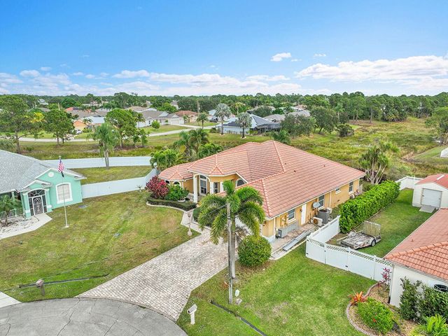 5909 NW Bayou Court, Port St Lucie, FL 34986