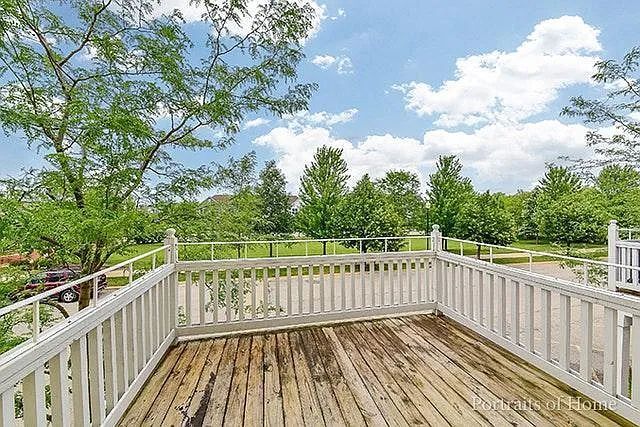 1693 TOWN CENTER Street 1693, Aurora, IL 60504