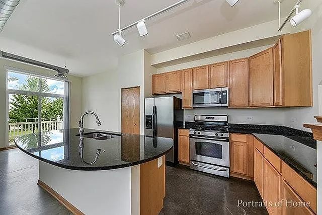 1693 TOWN CENTER Street 1693, Aurora, IL 60504