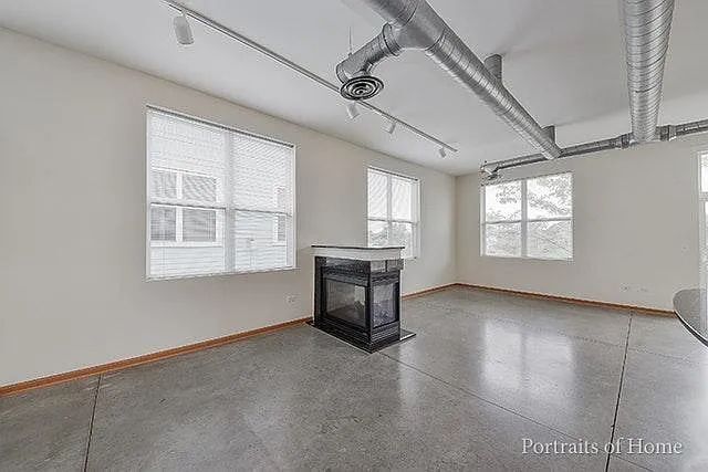 1693 TOWN CENTER Street 1693, Aurora, IL 60504