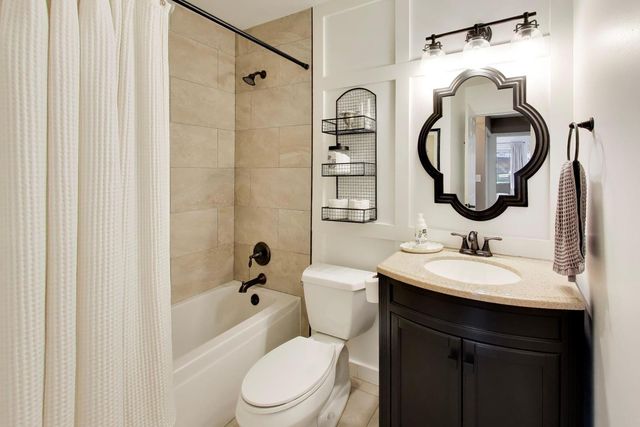 1931 Moore Avenue, St. Charles, IL 60174