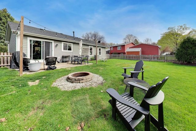 1931 Moore Avenue, St. Charles, IL 60174