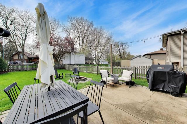 1931 Moore Avenue, St. Charles, IL 60174