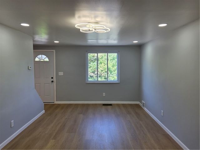 7934 Lincoln Rd, Penn Hills, PA 15147
