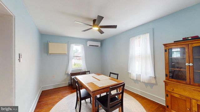 27 W HOLLY AVE, Oaklyn, NJ 08107