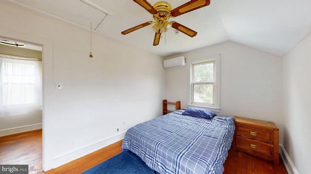 27 W HOLLY AVE, Oaklyn, NJ 08107