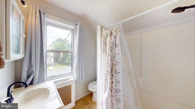 27 W HOLLY AVE, Oaklyn, NJ 08107