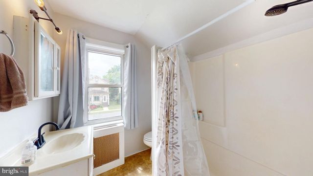 27 W HOLLY AVE, Oaklyn, NJ 08107
