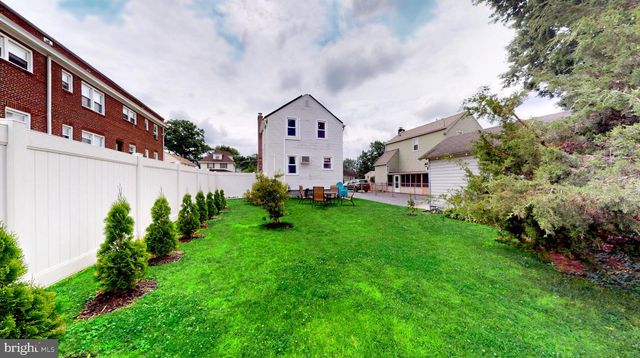 27 W HOLLY AVE, Oaklyn, NJ 08107