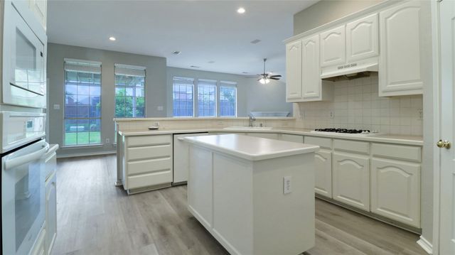 1314 Pegasus Drive, Arlington, TX 76013