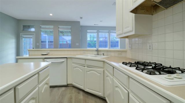 1314 Pegasus Drive, Arlington, TX 76013