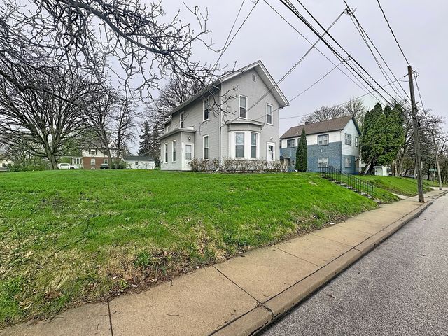 1206 Bridge Avenue, Davenport, IA 52803