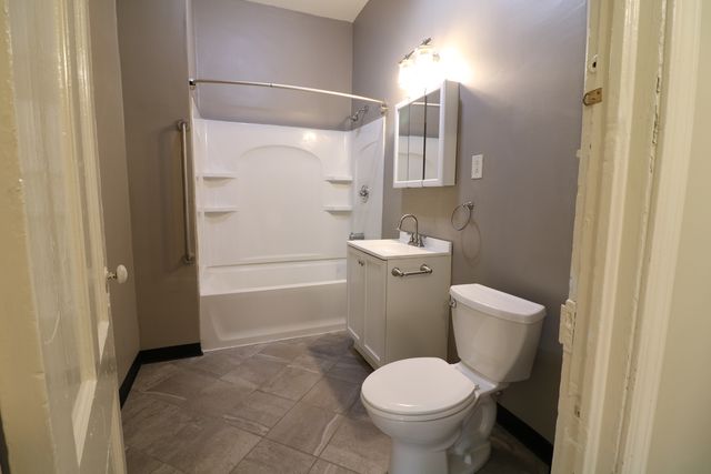 1206 Bridge Avenue, Davenport, IA 52803