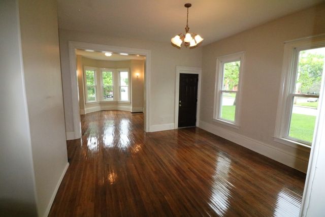 1206 Bridge Avenue, Davenport, IA 52803
