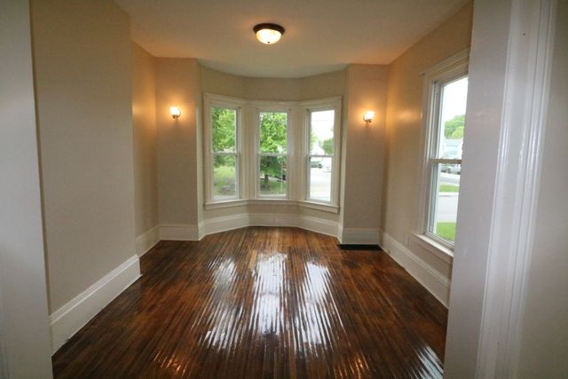1206 Bridge Avenue, Davenport, IA 52803