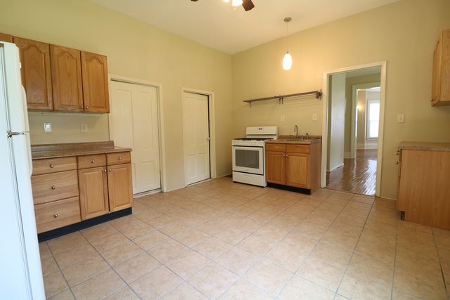 1206 Bridge Avenue, Davenport, IA 52803