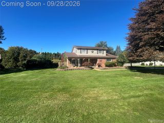 18424 Hollie Drive, Macomb Township, MI 48044