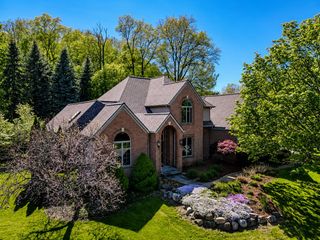 146 Summerfield Court Sw, Georgetown Twp, MI 49418