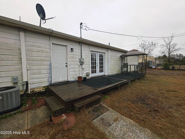 46 Riegel Drive, Hubert, NC 28539