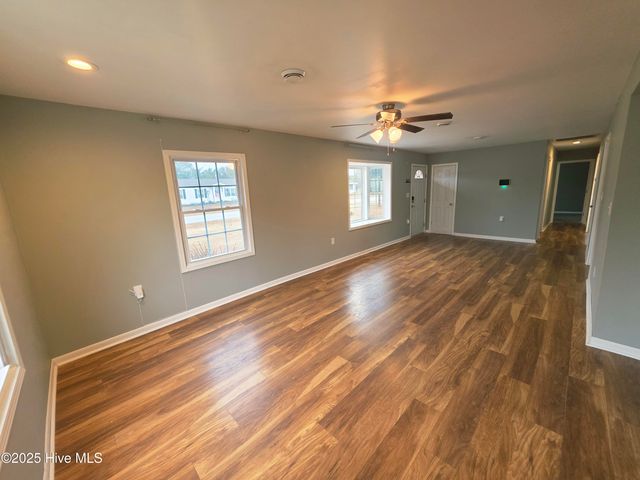 46 Riegel Drive, Hubert, NC 28539