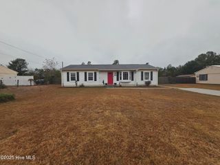 46 Riegel Drive, Hubert, NC 28539