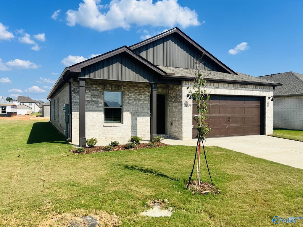 16854 Orleans Drive, Athens, AL 35611
