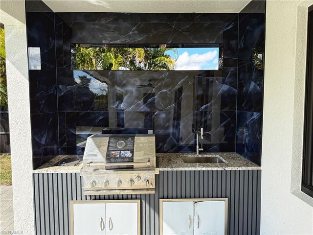 1912 SE 11th PL, Cape Coral, FL 33990