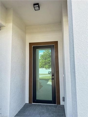 1912 SE 11th PL, Cape Coral, FL 33990