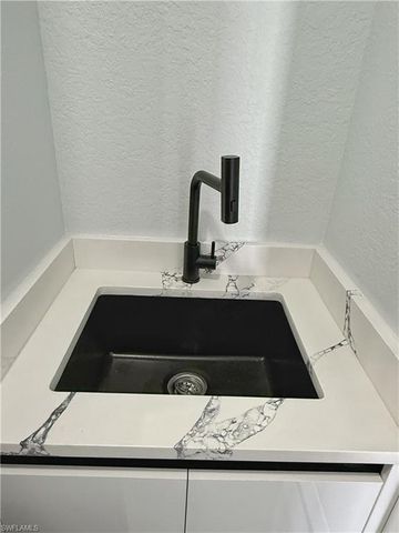 1912 SE 11th PL, Cape Coral, FL 33990