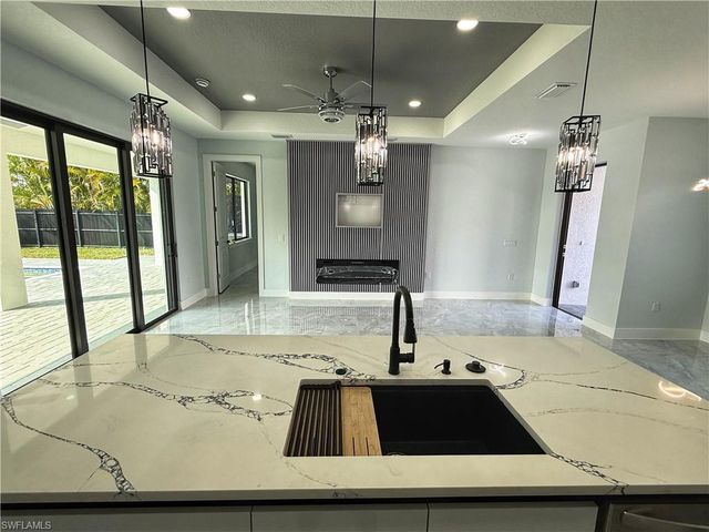 1912 SE 11th PL, Cape Coral, FL 33990