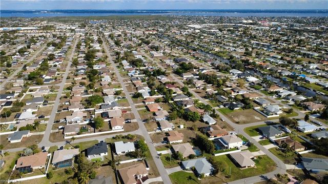 1912 SE 11th PL, Cape Coral, FL 33990