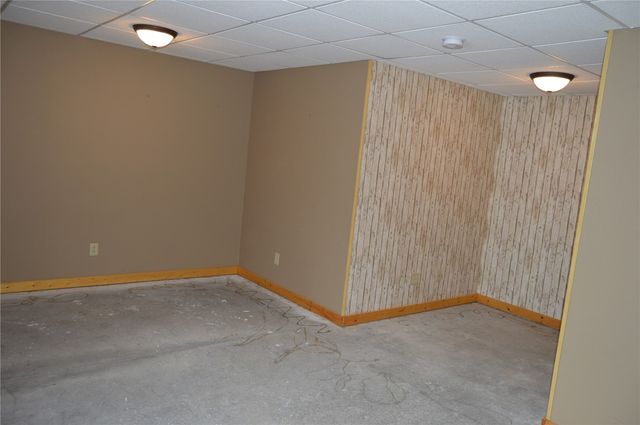 302 Grace Avenue, Urbana, IA 52345