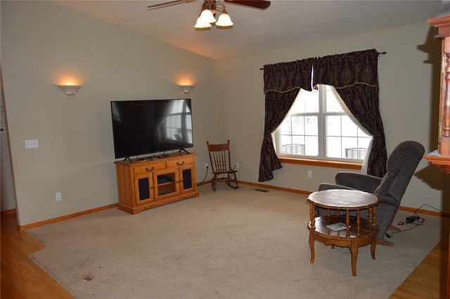 302 Grace Avenue, Urbana, IA 52345