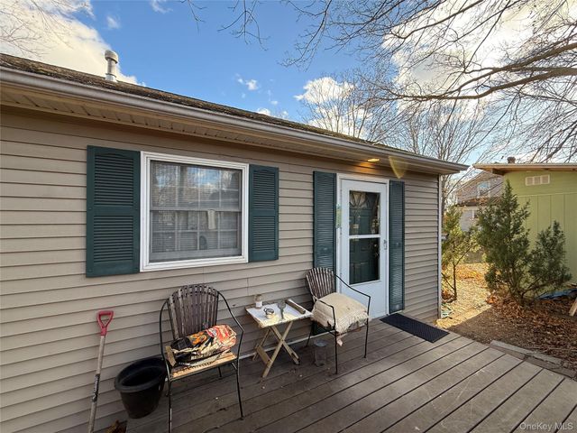 1125 Pequash Avenue, Cutchogue, NY 11935