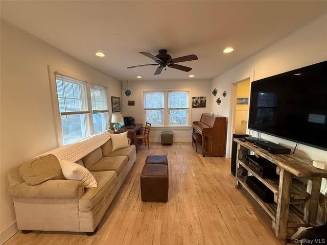 1125 Pequash Avenue, Cutchogue, NY 11935