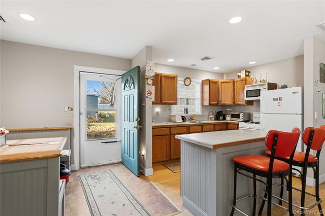 1125 Pequash Avenue, Cutchogue, NY 11935