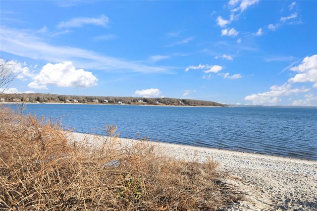 1125 Pequash Avenue, Cutchogue, NY 11935