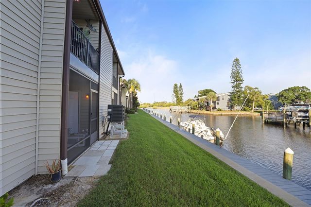 358 MOORINGS COVE DRIVE 4B, Tarpon Springs, FL 34689