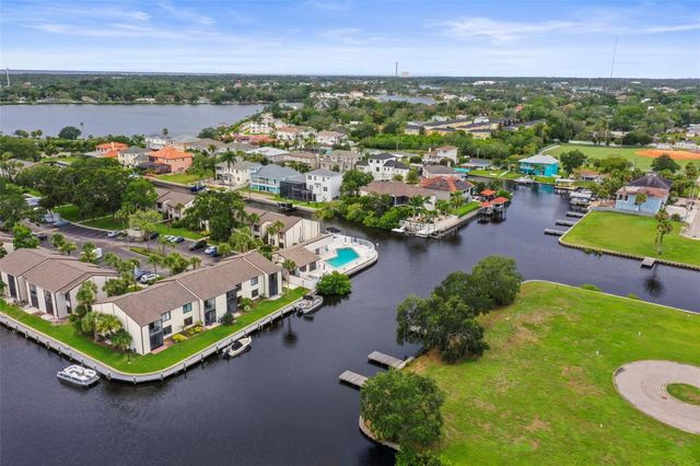 358 MOORINGS COVE DRIVE 4B, Tarpon Springs, FL 34689